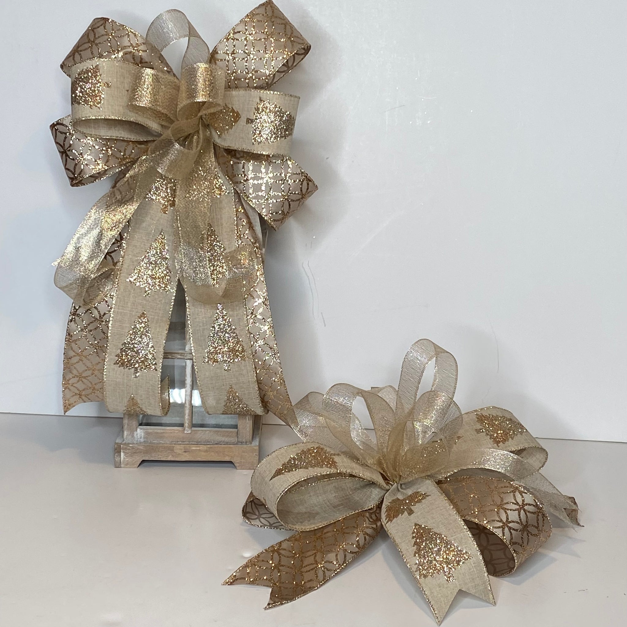 Festive Feeling Decorative Gold Bows 2 Pack x4